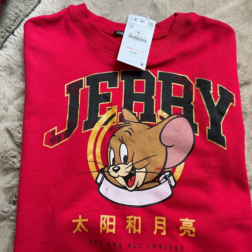 ｛Zara X Tom&Jerry｝ Crewneck Red Size M Pullover Oversize - Picture 8 of 8